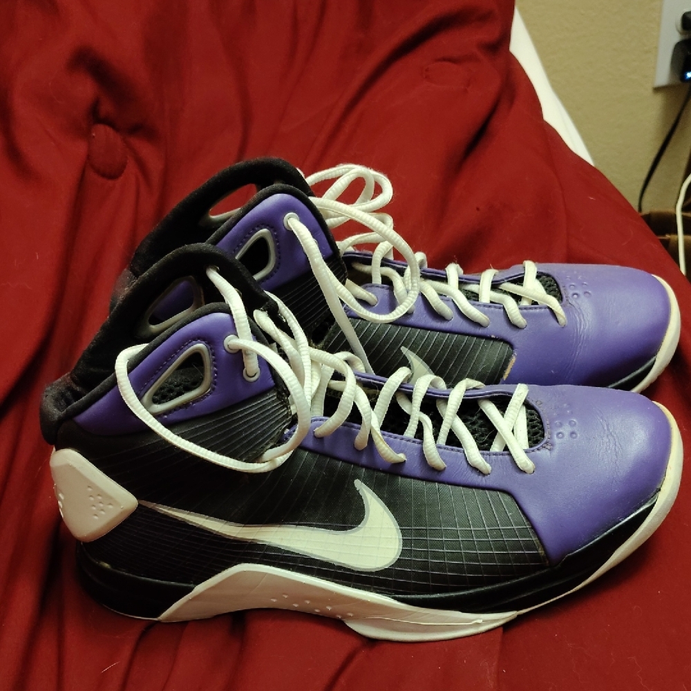 Nike Kobe Hyperdunks - image 1